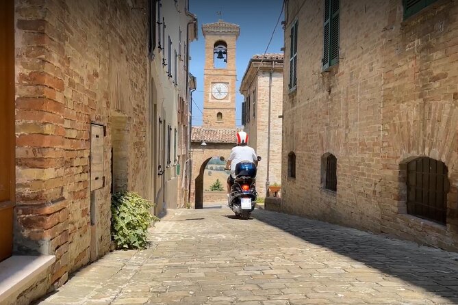 3 Hour Vespa Tour - The Charming Castles of Arcevia - Palazzo: a quiet hour among the woods