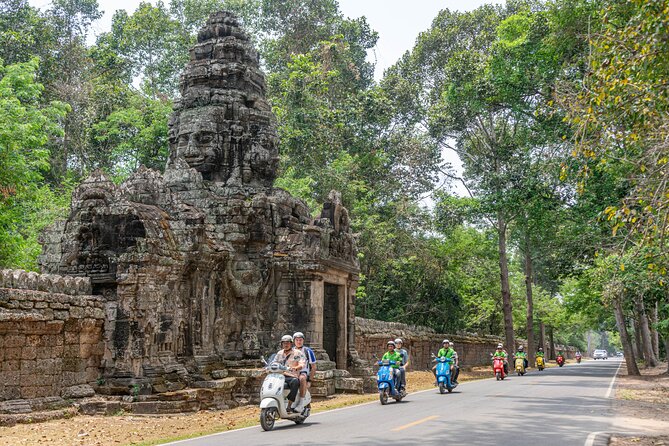 Angkor Adventure Vespa Tour / Tuk Tuk or Car - Angkor Wat with two hours to look closely