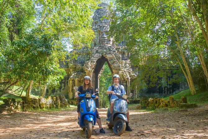 Angkor Sunrise Vespa Tour / Tuk Tuk or Car - Why the Vespa makes a difference at Angkor