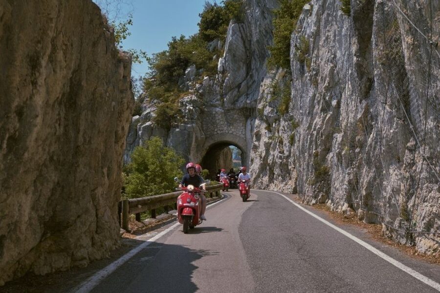 Desenzano del Garda: Lake Garda app-guided Vespa tour - High views and local produce in the Tremosine area