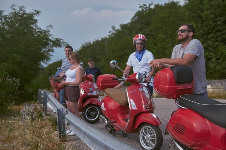 Desenzano del Garda: Lake Garda app-guided Vespa tour - Ice cream with a Tremosine view