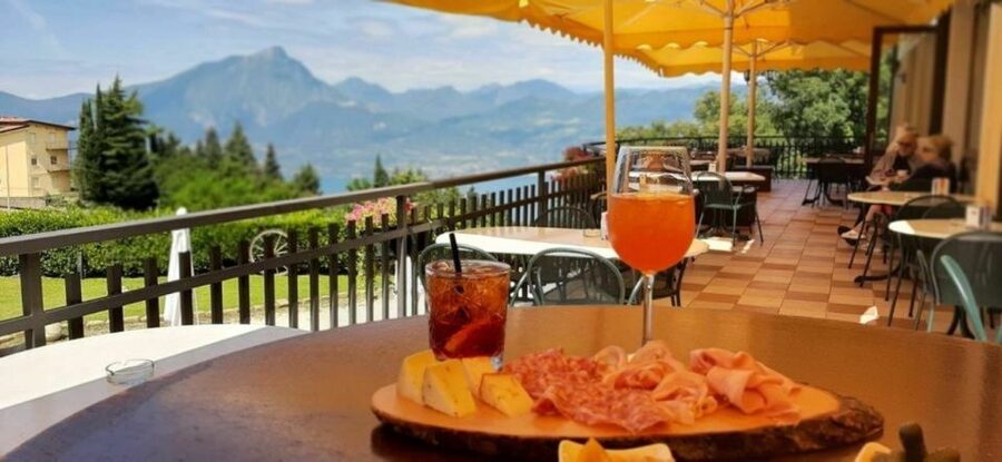 Desenzano del Garda: Lake Garda app-guided Vespa tour - Following the DGtalguide app instead of a live guide