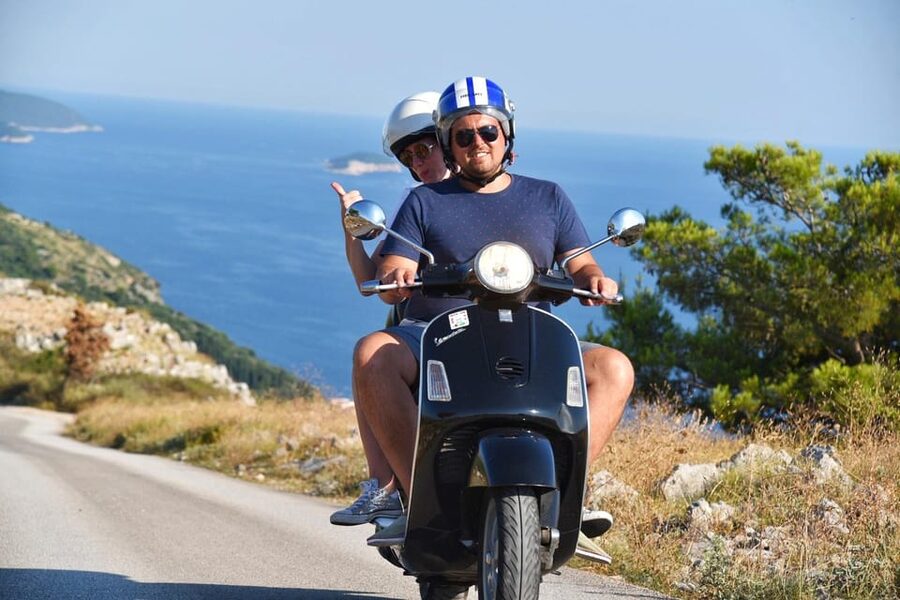 Dubrovnik: Vespa rental - Heading into the countryside