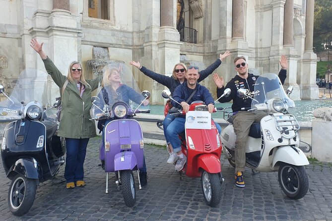English: Vespa Tour Rome- Experience like a Roman - Key points at a glance