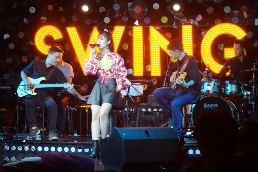 Enjoy Hanoi Like a Local - Vespa & Street Food Tour by Night - Live music and the final drink