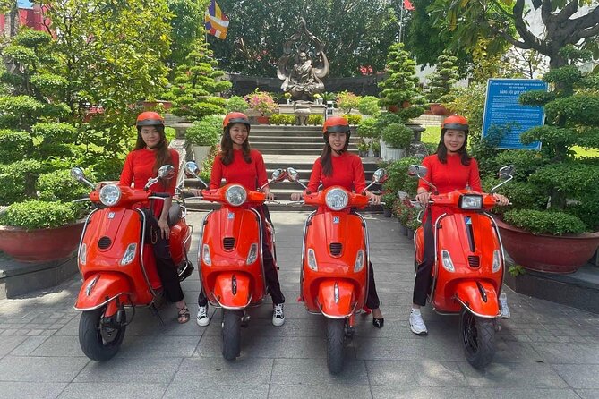 Female Riders Vespa Night Street Food + Train Street food 4 Hours - Truc Bach and four versions of pho