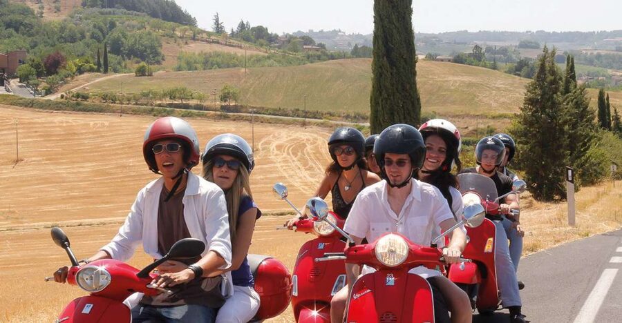 Florence/Badesse: Tuscany Group Vespa Tour with Wine Tasting - Getting started at Villa Costanza