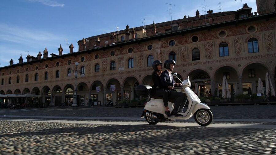 Florence: Chianti Wine Region Vespa or Fiat Topolino Tour - Chiocchio and the medieval village pause