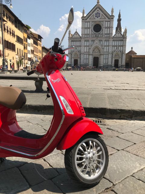 Florence: Full Day Noleggio Vespa, Scooter, and Moped - The safety briefing and the license rules
