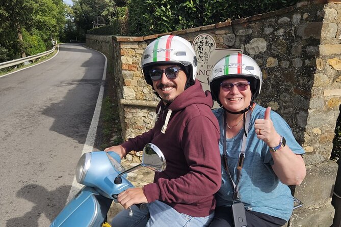 Florence Vespa Tour as a Passenger, max 6 people + Wine Window! - Finishing at Florence’s wine window