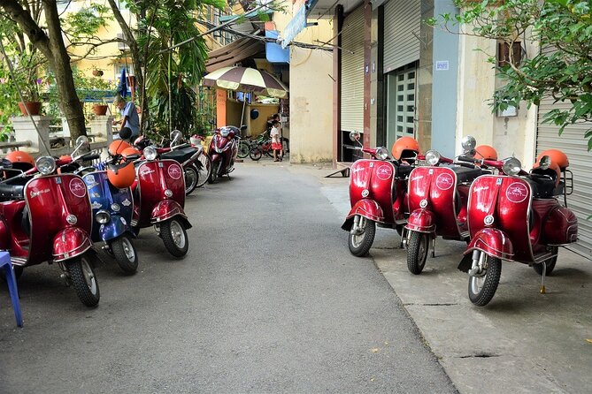 Hanoi Back Streets Vespa Tours: Hanoi Vintage Vespa Tours City - Truc Bach Lake and the food stop