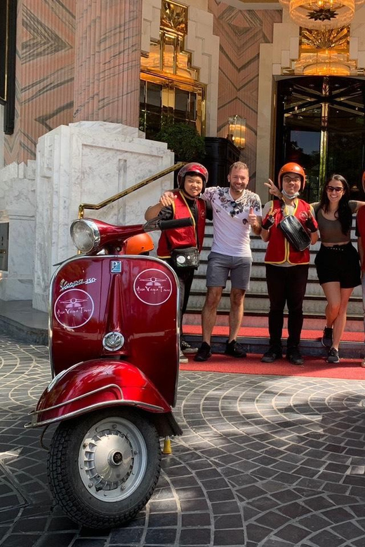 Hanoi: Food and Sightseeing Vespa Tour with 7 Tastings - Bun cha with a presidential connection