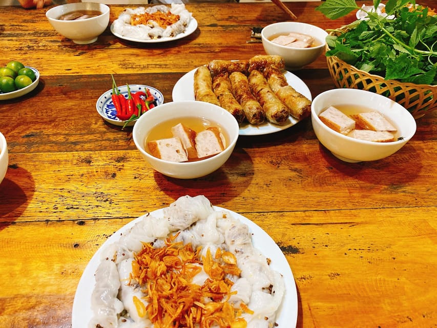 Hanoi: Food and Sightseeing Vespa Tour with 7 Tastings - Hanoi Opera House and Ho Chi Minh Mausoleum