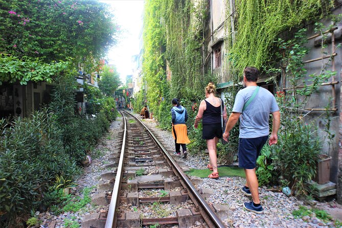 Hanoi Vespa Tours Led By Women: Hanoi Vespa Tour City Half Day - What the women-led format adds