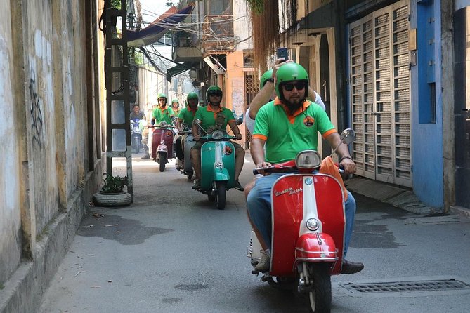 Ho Chi Minh Vespa City Tour 4,5 hours - Saigon Opera House: a polished starting point