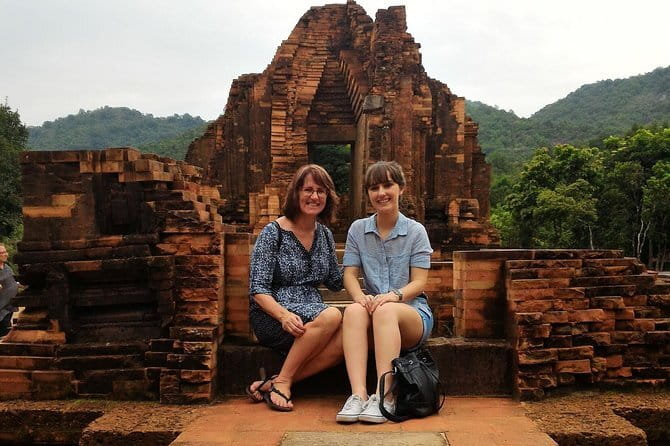 Hoi An Cooking Class & Vespa Cooking Adventure Tour - Guides, group size, and the human side of the tour