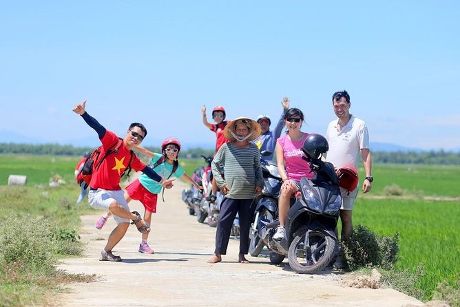 HOI AN Countryside - River Islands - Old Crafts - Local Culture - Weaving sleeping mats in Tra Nhieu