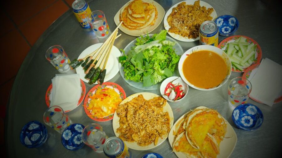 Hoi An: Evening Food Culture Tour by Vespa - Five stops or ten tastings?