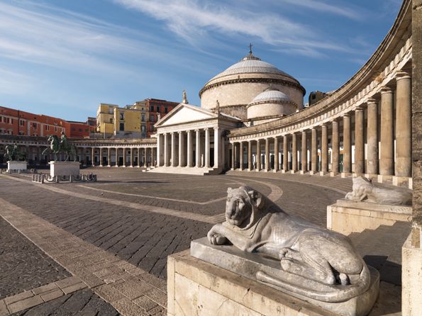 Naples: Private Classic Vespa City Tour - San Ferdinando and the return through Naples
