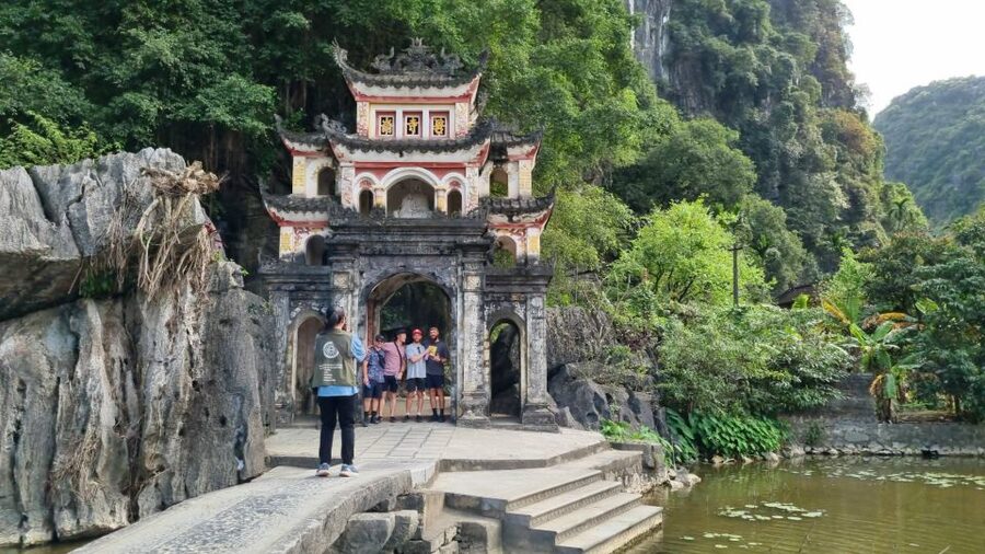 Ninh Binh Vespa Tours from Hanoi: Vespa + Boat + Daily Life - Thai Vi Temple and Bich Dong Pagoda