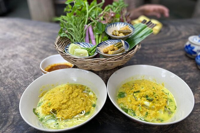 Phnom Penh Evening Foodie Vespa Tour / Tuk Tuk Available - Kandal Market: the first serious look at street food