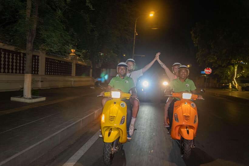 Phnom Penh Night Foodie Vespa Tour / Tuk Tuk Available - Russian Market, desserts, and the less familiar bites