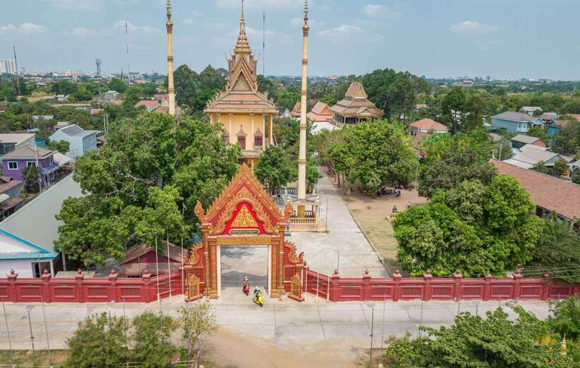 Phnom Penh Silk Island Sunset Vespa Tour / Tuk Tuk Available - The New Church and the changing scenery