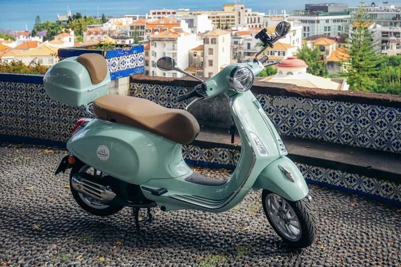 Private Vespa Tour Funchal & Câmara Lobos (3hrs) - One hour around Câmara de Lobos