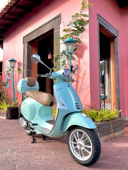 Private Vespa Tour Funchal & Câmara Lobos (3hrs) - Pico Fortress and Funchal bay views
