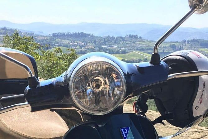 Private Vespa Tour in Chianti from Florence - Meeting at Piazza della Repubblica at 9 a.m.