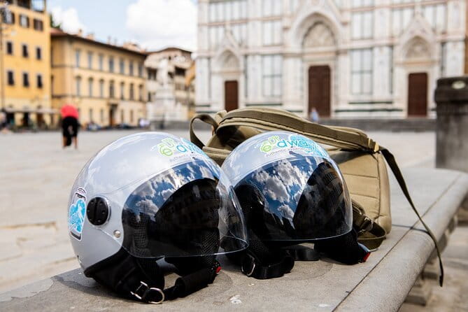 Rent your Electric Vespa 45 in Florence for 8 hours - The electric Vespa experience on Tuscan hills