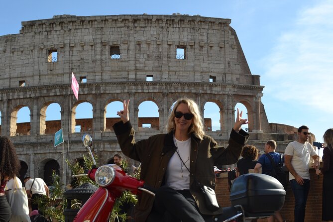 Roma Vespa Tour & Traditional Roman Food and Extras - The Pantheon and a small gelato break