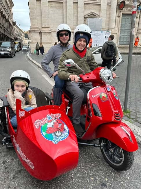 Rome 1.5 hours Private tour in Vespa Sidecar vintage style - Gelato, the small reward in the middle