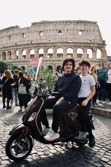 Rome: 1-Hour Vespa Ride as Passenger with a Local Driver - Acqua Paola and Janiculum Hill views