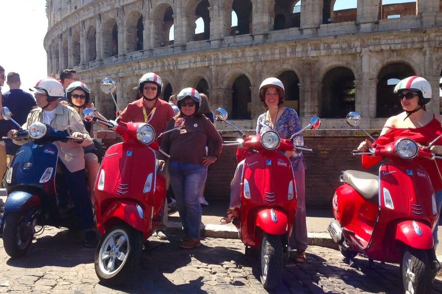 Rome 24-Hour Vespa Primavera Rental - Riding to the Colosseum and Piazza Venezia