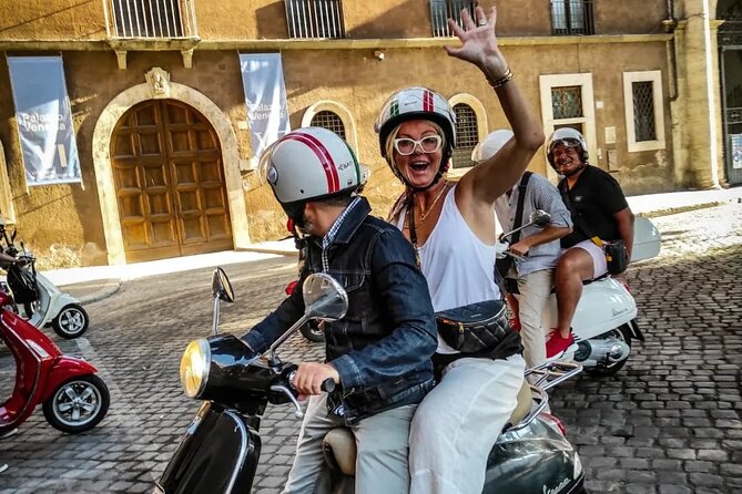 Rome by Vespa: Classic Rome Tour with Pick up - Why a Vespa Works So Well in Rome