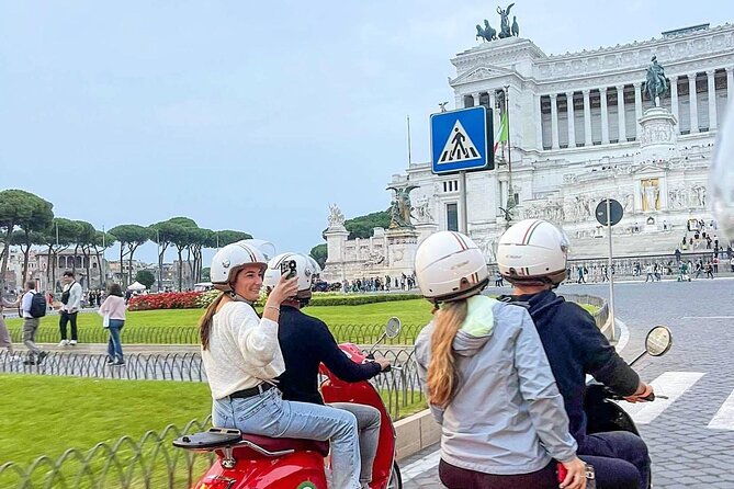 Rome by Vespa: Classic Rome Tour with Pick up - Orange Garden and Santa Sabina