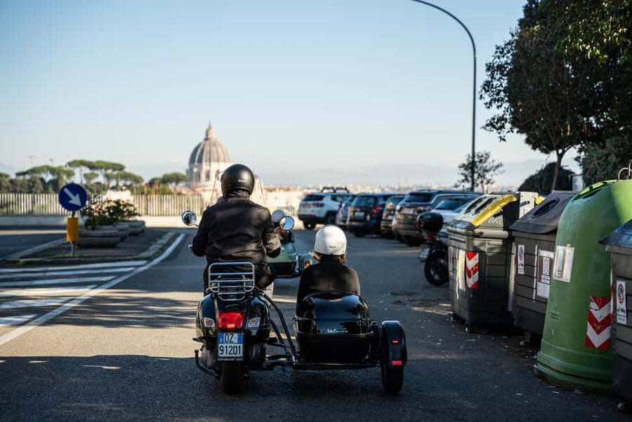 Rome: Evening Vespa Sidecar City Tour - Piazza Venezia and the first look at central Rome