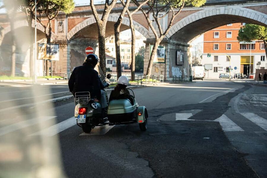 Rome: Evening Vespa Sidecar City Tour - Caracalla Baths and Rome’s ancient scale
