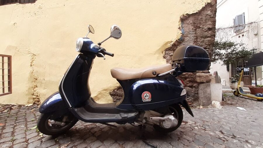 Rome: Half-Day Tour by Vespa with Driver - Key points at a glance