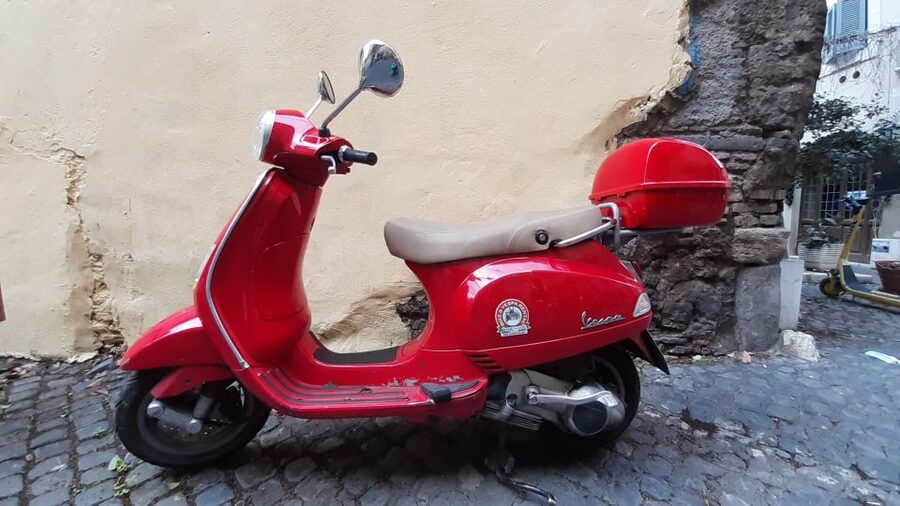 Rome: Half-Day Tour by Vespa with Driver - What your three hours feel like
