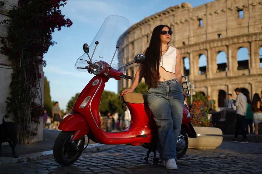Rome: Photography Service by Vespa Scooter - Guides, drivers, and the feel of the ride