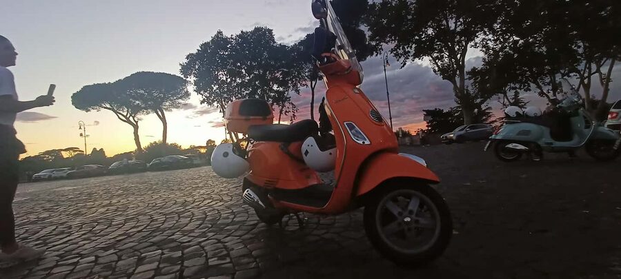 Rome: Ride as a Passenger on a Vespa on Guided City Tour - Why a Vespa is a useful way to see Rome