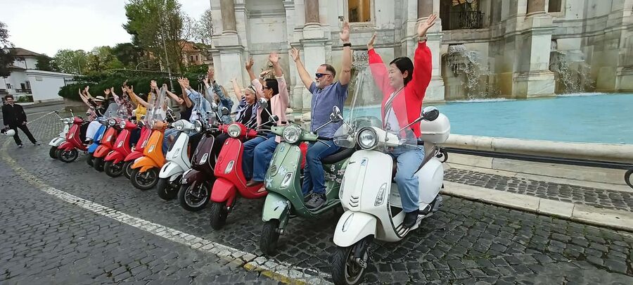Rome: Ride as a Passenger on a Vespa on Guided City Tour - Along the Tiber to Trastevere