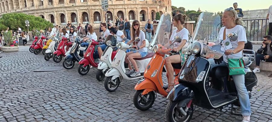 Rome: Ride as a Passenger on a Vespa on Guided City Tour - Starting at the Colosseum and Oppio Caffè