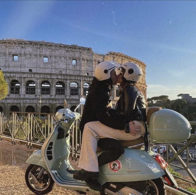 Rome: Vespa 125cc Daily rental ( Rome Termini & Vatican ) - The equipment you receive with the 125cc Vespa