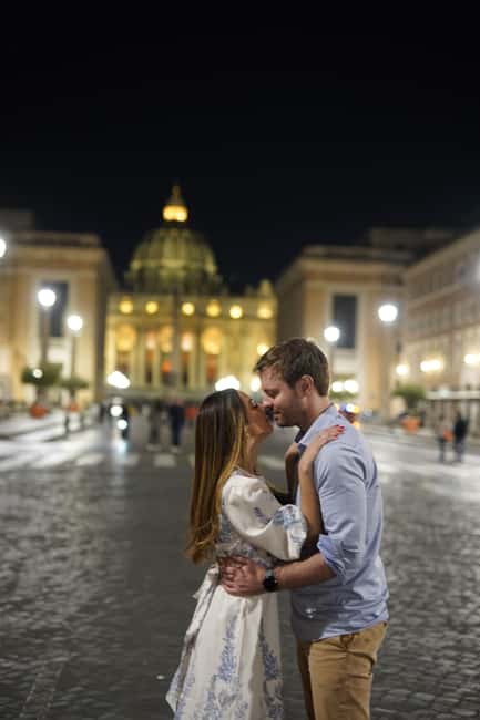 Rome: Vespa Night Experience with Aperol Spritz & Photos - Starting near the Colosseum after dark
