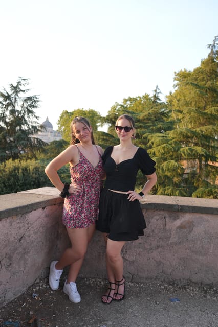 Rome: Vespa Photo Tour with Historic City Highlights - Photos, safety, and comfort on the Vespa