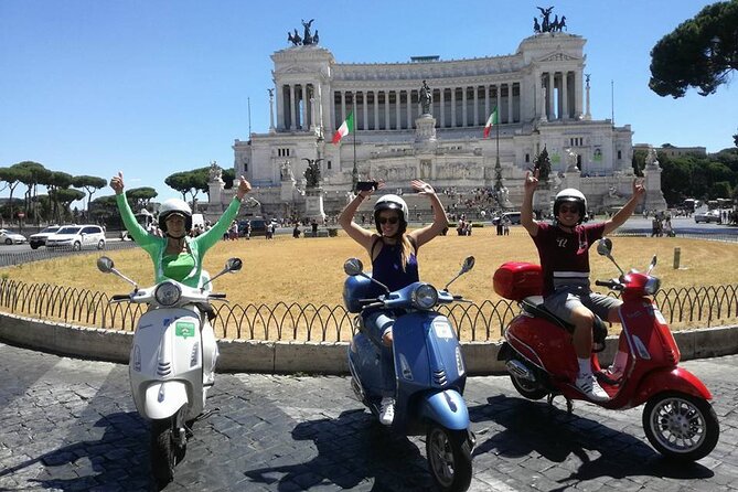 Rome Vespa Primavera 125 cc Rental - 72 Hours Rental - Riding through central Rome and its ZTL areas