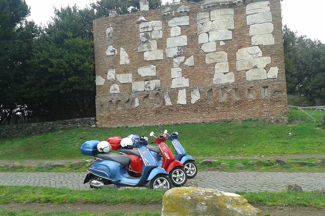 Rome Vespa Primavera 125 cc Rental - 72 Hours Rental - The equipment, insurance, and financial responsibility